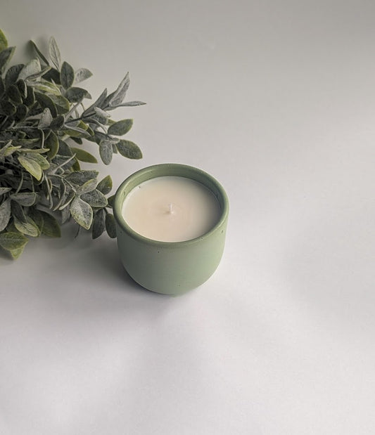 Handmade concrete coconut wax candle | Fresh Mint and Eucalyptus Fragrance