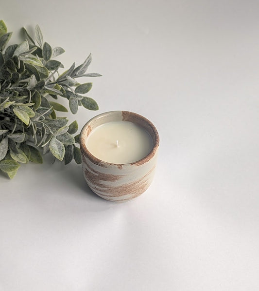 Hamdmade concrete coconut candle | black pepper and smoke fragrance